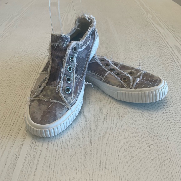 Blowfish Gray Watercolor Play Slip-Ons 6.5 - Picture 3 of 5